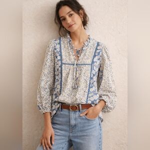 Solitaire Blue, White Boho Mixed Floral Puff Sleeve Top, M, Cottagecore, Peasant